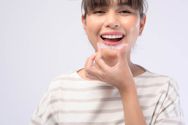 Popular Teeth Straightening Treatments Used By General Dentists